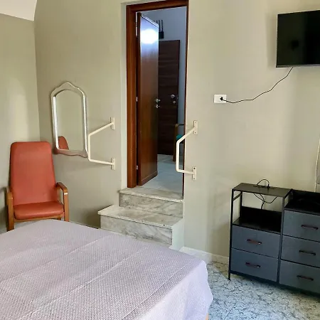 A Due Passi Dal Duomo Апартаменты *